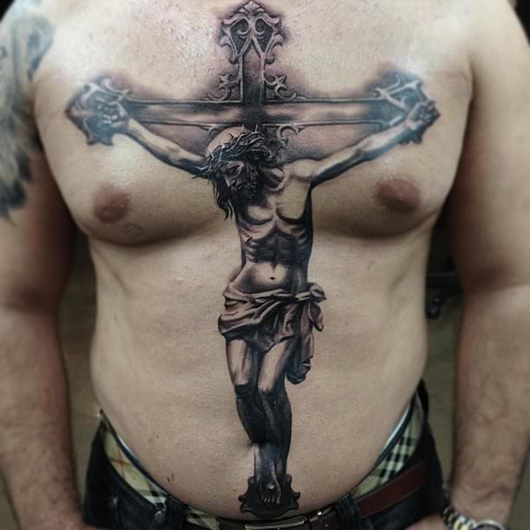 Тату что означает у мужчин. Тату крест на груди. Наколки Распятие. Татуировка Распятие. Наколка Распятие Христа.